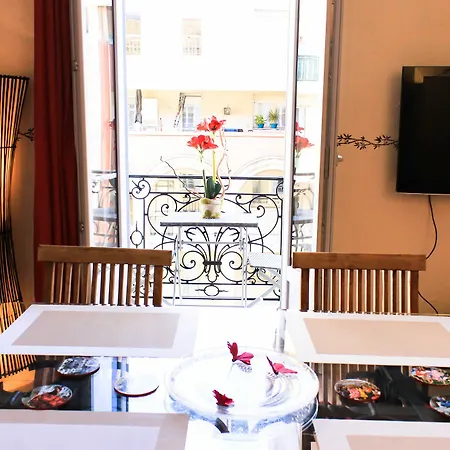 Coquelicot Apartment *